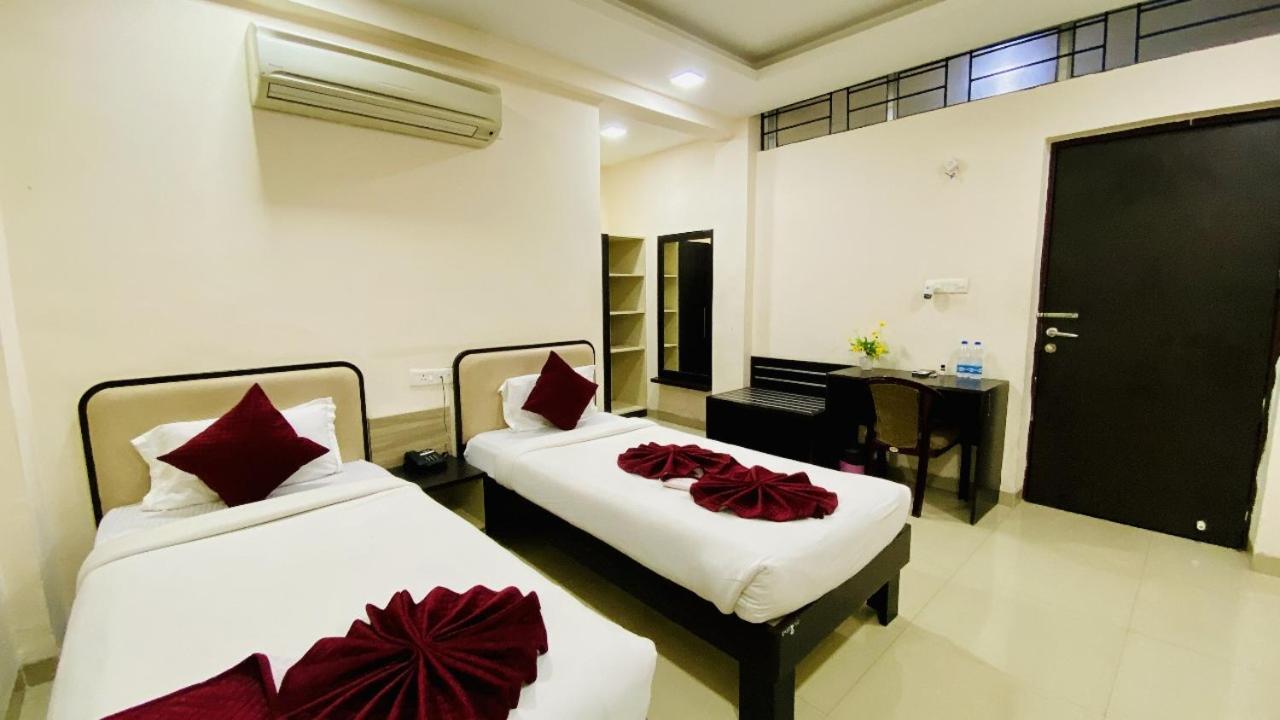 The Richi Rich Hotel And Resort Indore Eksteriør bilde