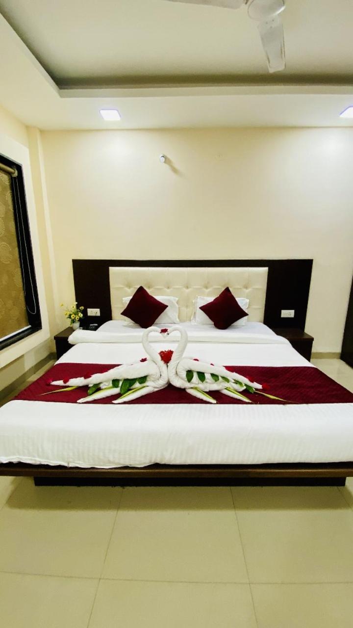 The Richi Rich Hotel And Resort Indore Eksteriør bilde